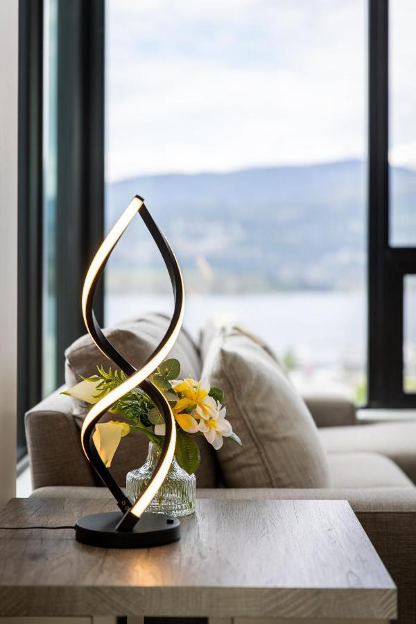 Brand New Luxury Downtown Near The Beach #13 Kelowna Ngoại thất bức ảnh